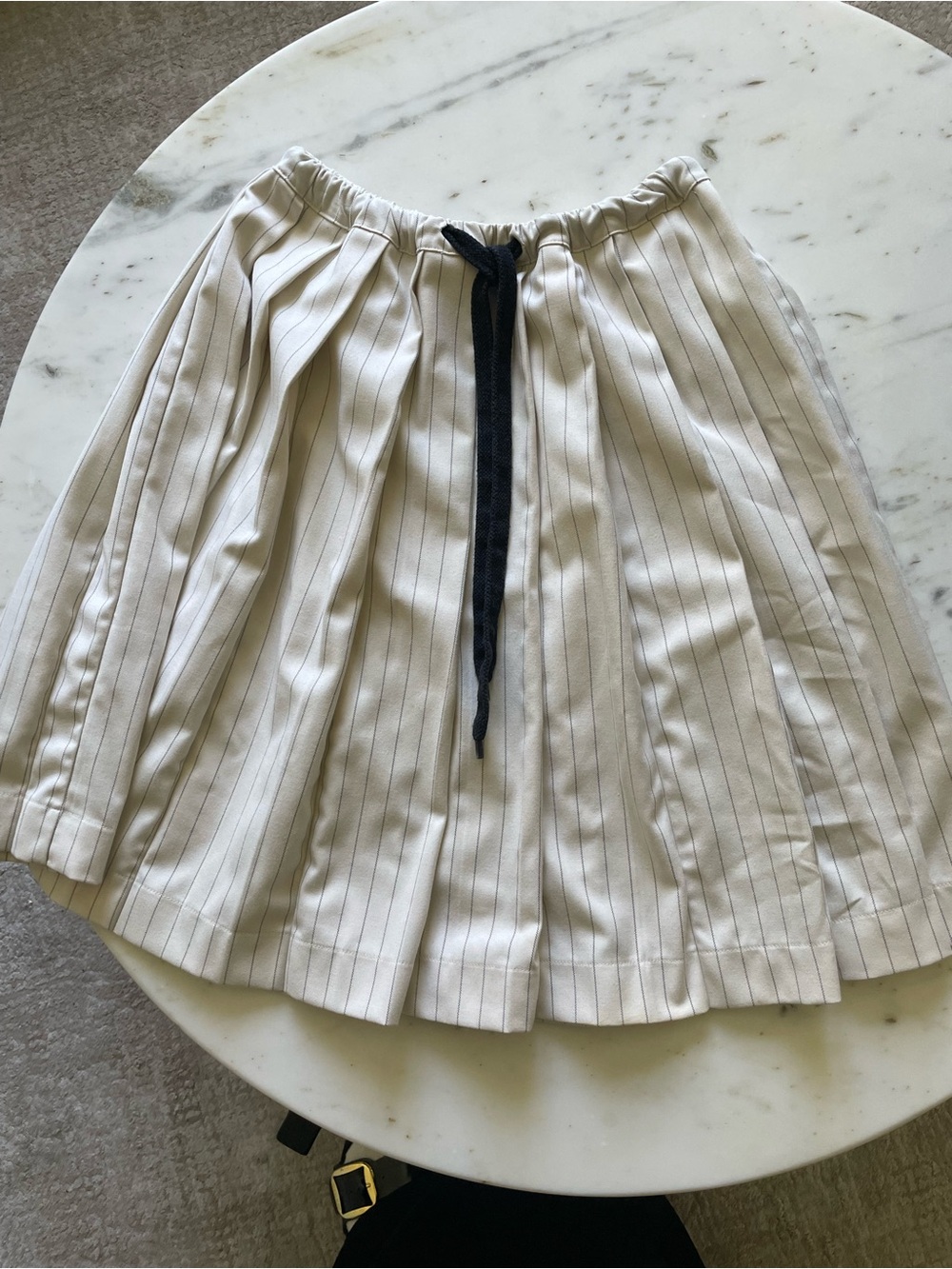 Unlabel Girl’s Cream Pinstripe Drawstring Skirt. Size 10-12